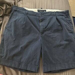 Abercrombie men’s shorts ~7 in inseam 36 waist